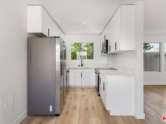 3rd image of 621 San Vicente Blvd APT 308