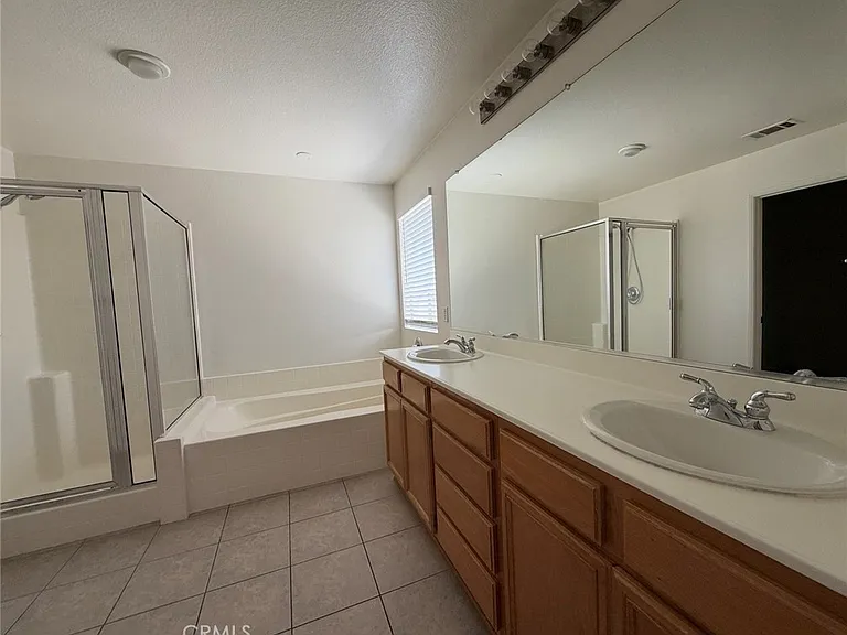 19656 Allenhurst St — Photo 15