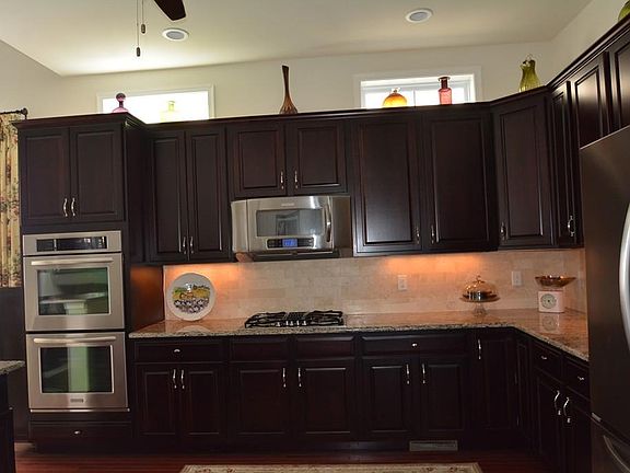 4th image of 14 Sherwood Dr Unit 14