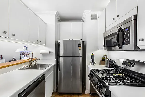 Sold by Corcoran | media 3