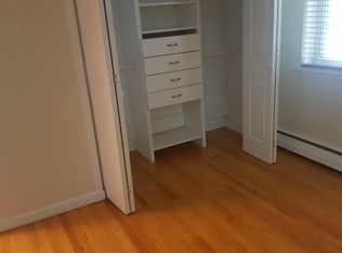41 Sky View Dr APT 1, West Hartford, CT 06117