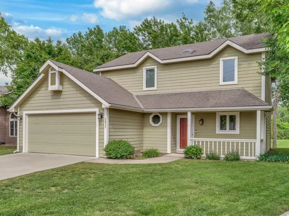 2832 Meadow Dr, Lawrence, KS 66047