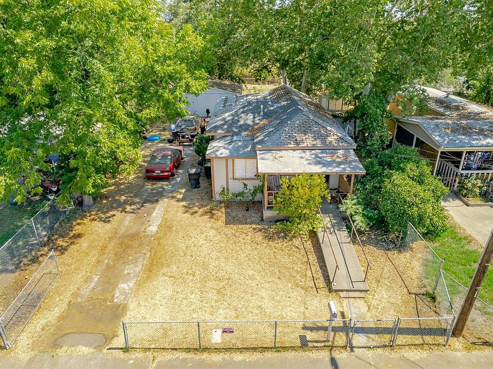 1st image of 824 Shearer St