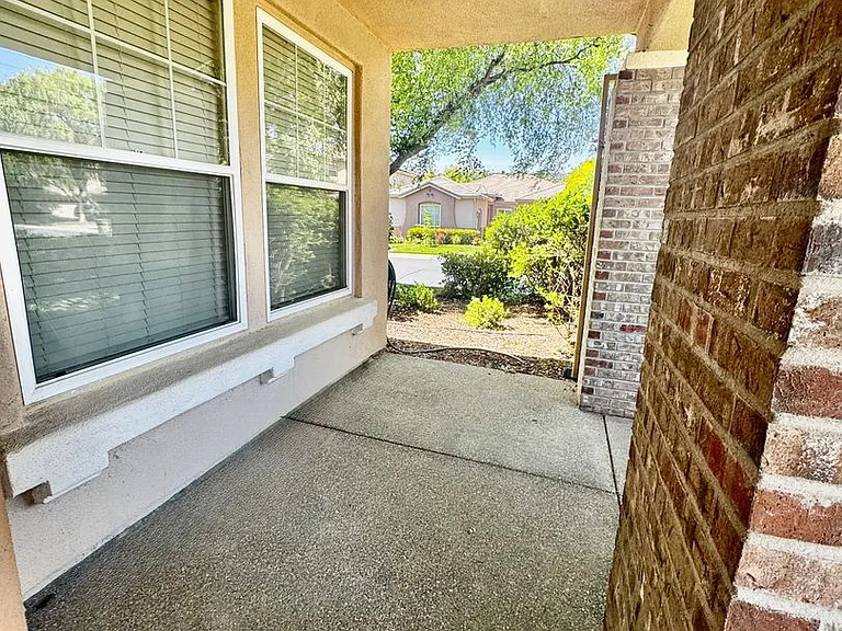 1902 Foster Way — Photo 3