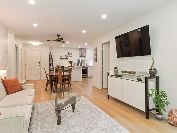 2nd image of 2700 McCallum Rd #203