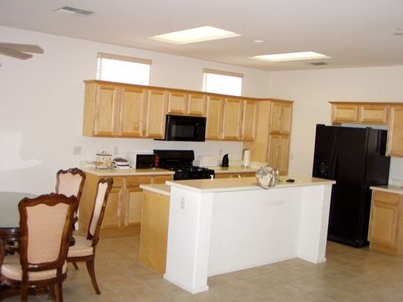 ENTERTAINERS KITCHEN