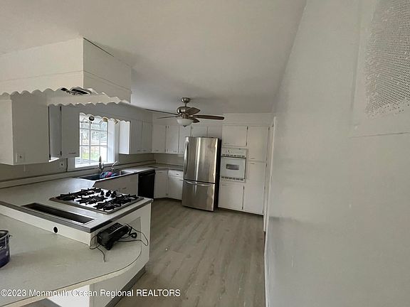 4th image of 151 Wall St