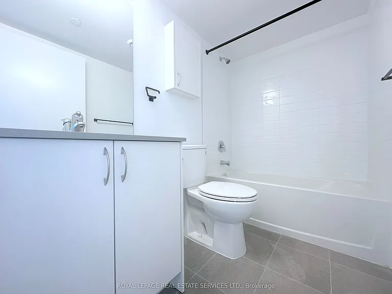 25 Kitney Dr #305 — Photo 8