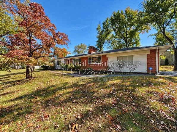 10056 Briarwood Dr, Saint Louis, MO 63124