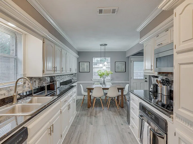 11259 Drummond Dr — Photo 16