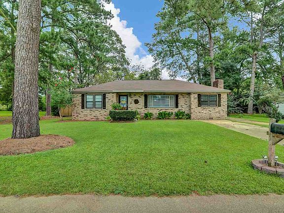 2nd image of 104 Pine Park Dr