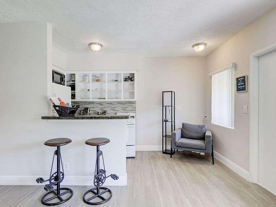 1st image of 3212 SE 7th St #11426110