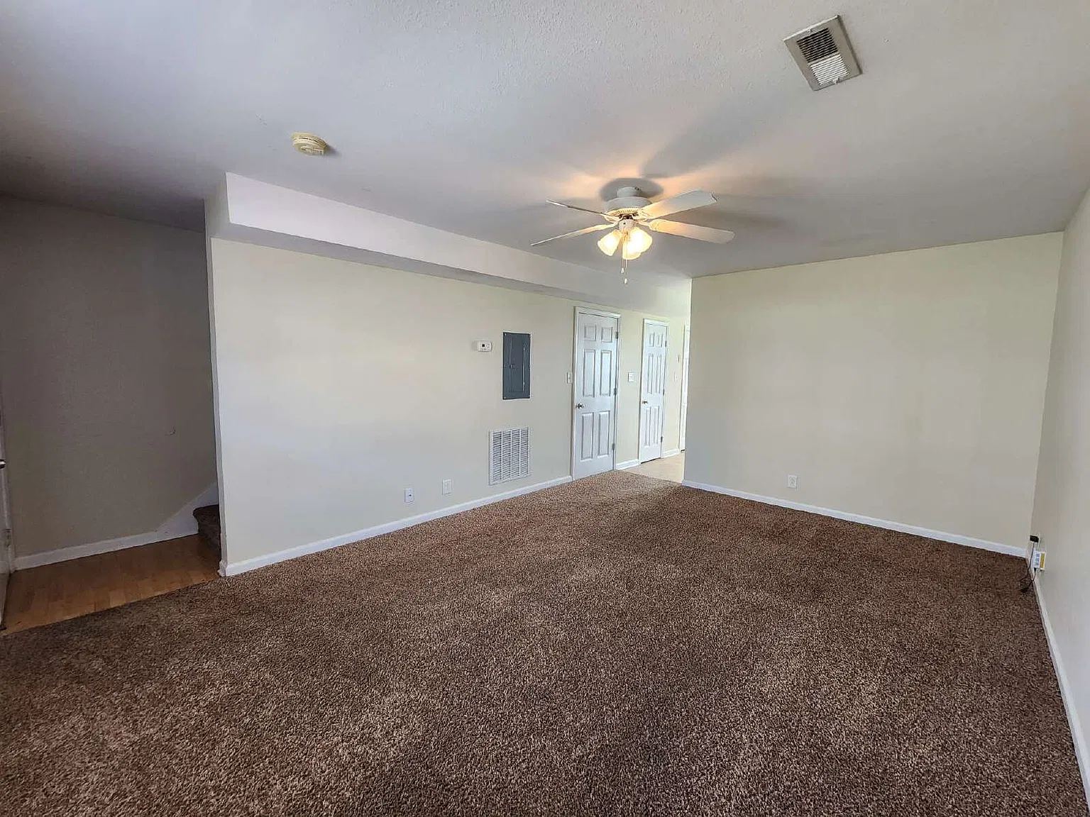 2 bed, 1.5 bath, 1020 sqft, $900 — Photo 3