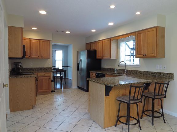 3rd image of 634 Rosewood Way