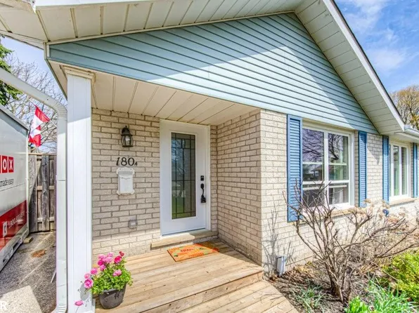 180 Coghill Pl #A, Waterloo, ON N2V 1P4