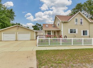 733 S River St, Aurora, IL 60506