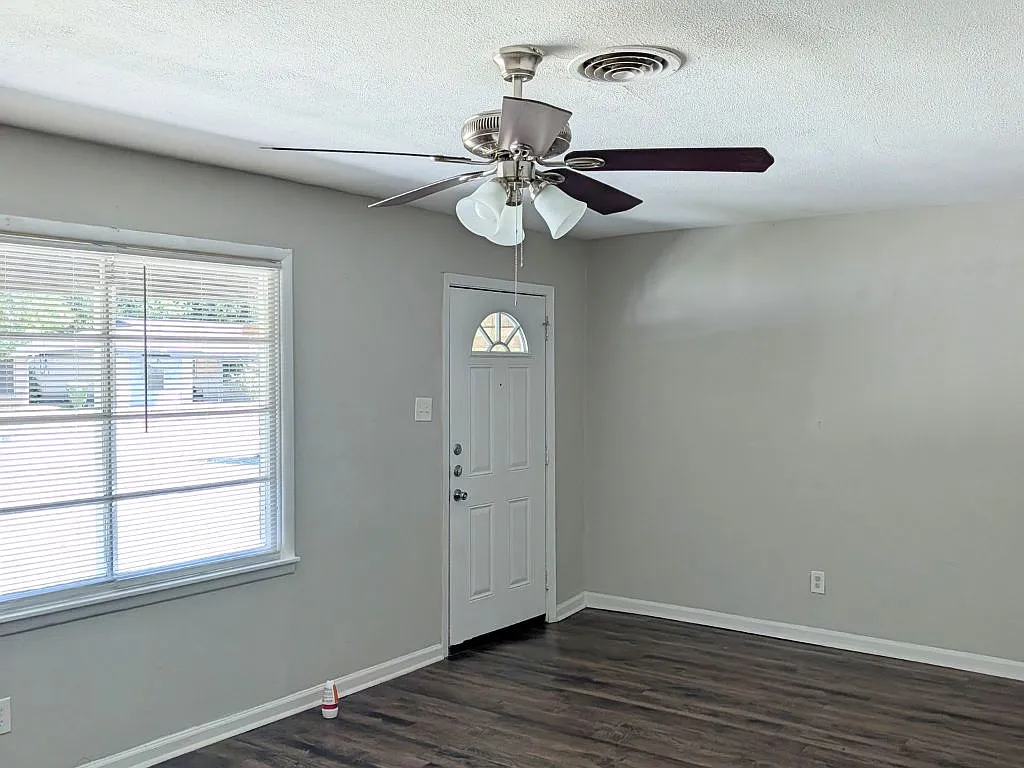 512 S Judd St. White Settlement, TX 76108 — Photo 3