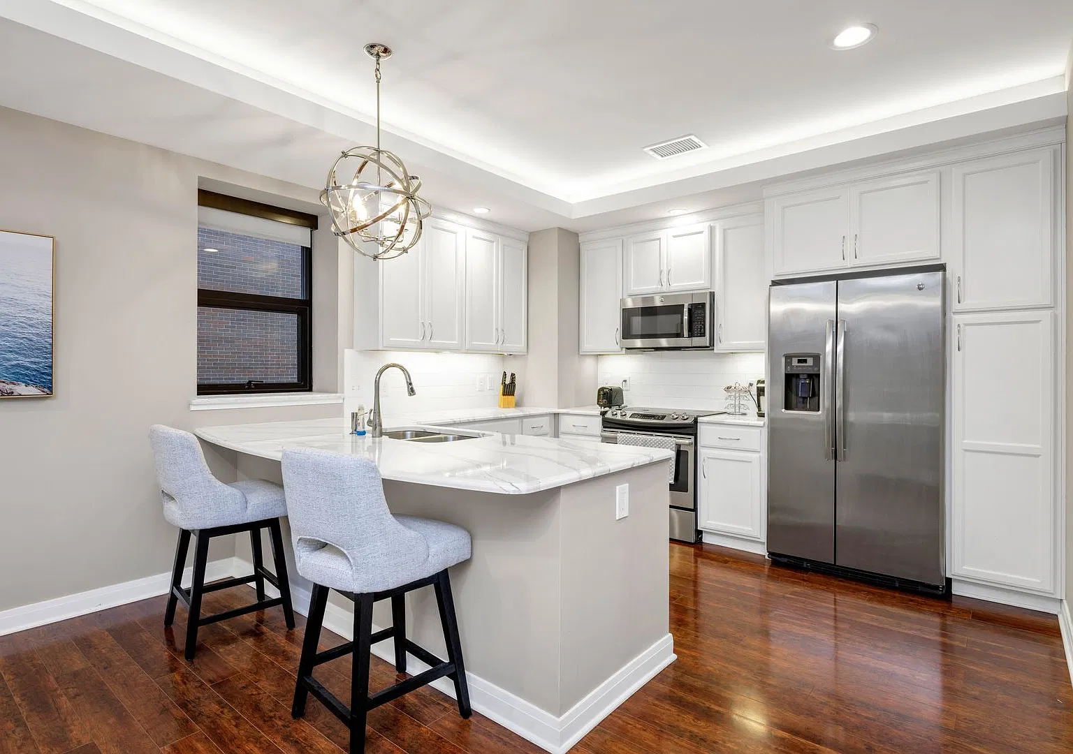Fully Furnished, Short-Term Option — Photo 1