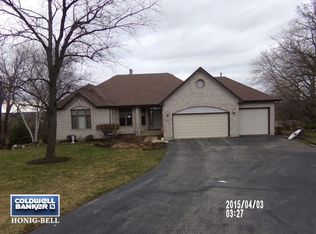 7207 Hillside Dr, Spring Grove, IL 60081