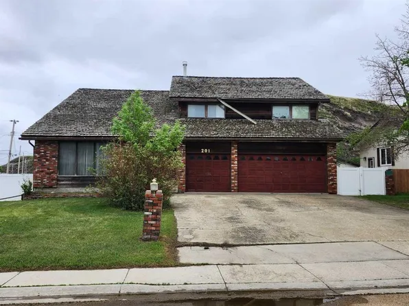 201 NW Huntington Park, Drumheller, AB T0J 0Y6