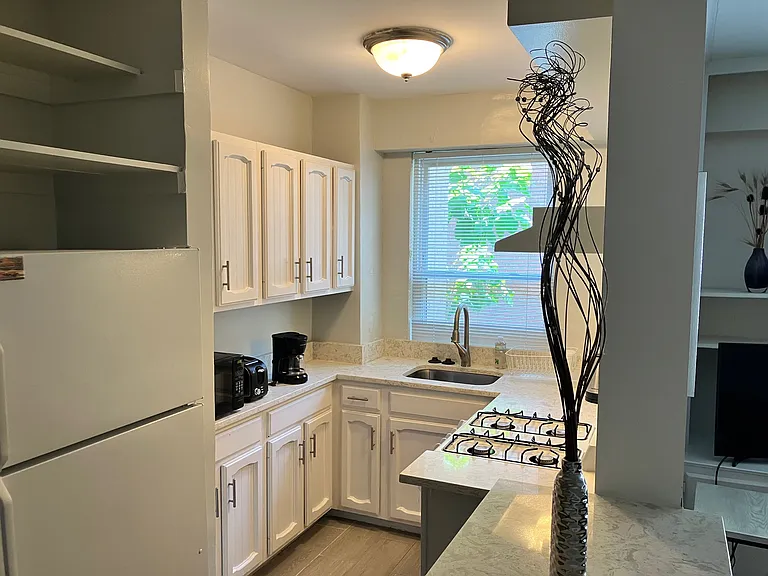2130 N St NW #208 — Photo 9
