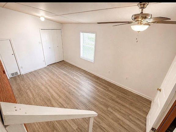 4th image of 2718 S Thompson Dr