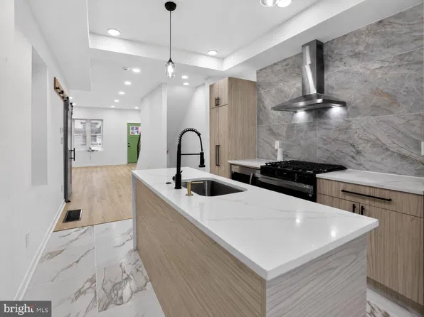 1610 N Dover St, Philadelphia, PA 19121