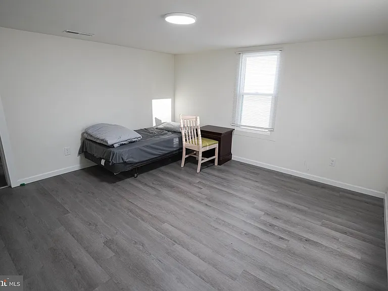 231 Newton St #B — Photo 15