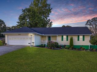 4305 Oak Creek Dr, Gainesville, GA 30506