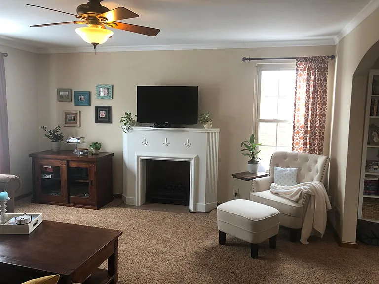 1606 Elmwood Ave #B — Photo 1