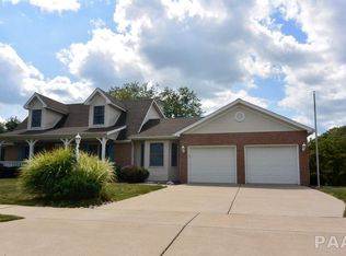 5205 N Rothmere Dr, Peoria, IL 61615