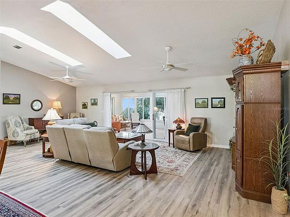 5th image of 21142 EDINBOROUGH PLACE