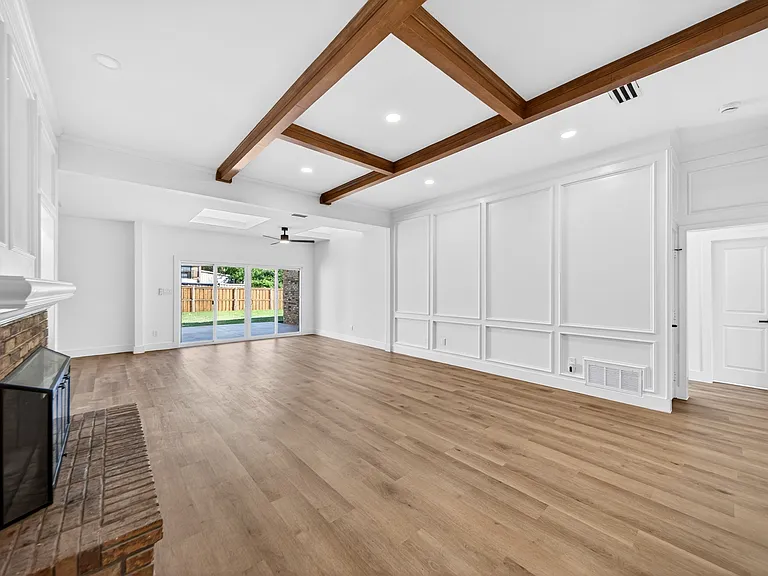 1213 Sycamore Dr — Photo 7