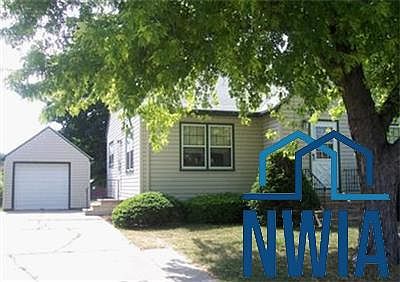 2nd image of 1014 N Lake Ave