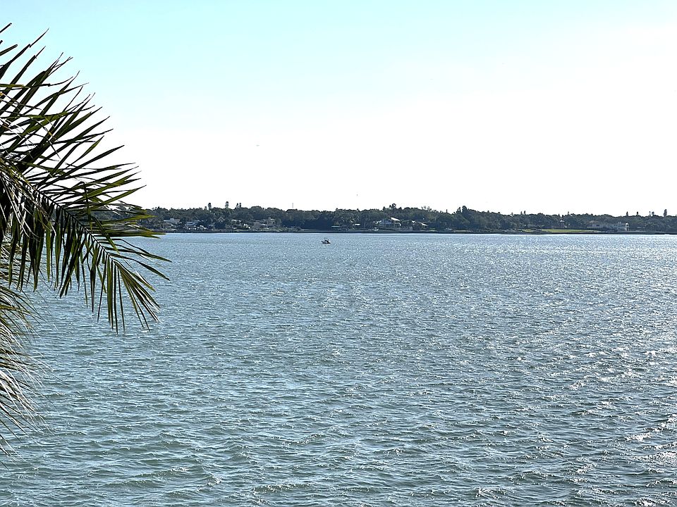 East balcony's view of Tampa Bay