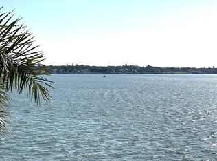 7500 Sunshine Skyway Ln S APT 204, Saint Petersburg, FL 33711