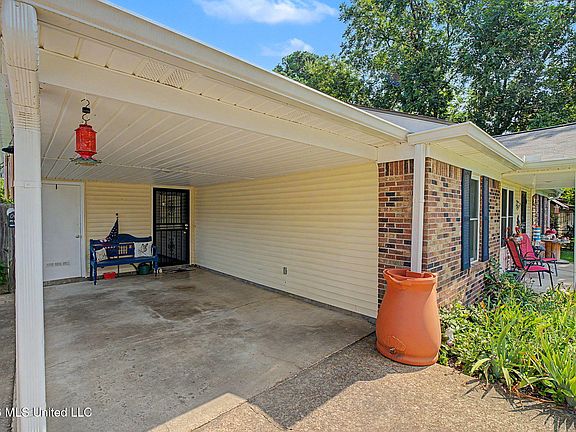 5th image of 1396 Haywood Dr