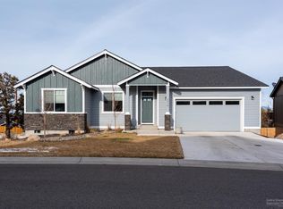 2318 SW Valleyview Dr, Redmond, OR 97756