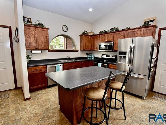 4th image of 906 Woodmont Ave