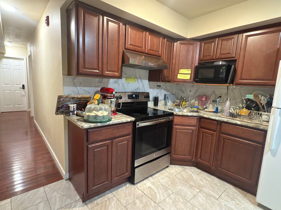 1st image of 1338 Parrish St Room A-5