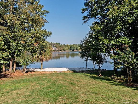 2nd image of 8060 Lake Providence Dr