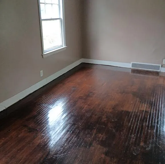 861 Glenwood Ave — Photo 3