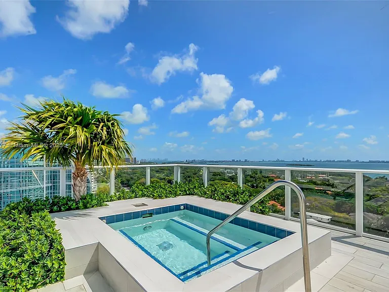 4250 Biscayne Blvd #918 — Photo 41