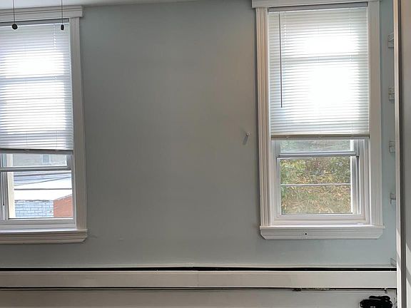 3rd image of 3114 Emery St Floor 2