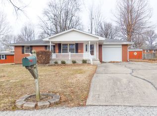 333 Walnut Ct, Pittsfield, IL 62363