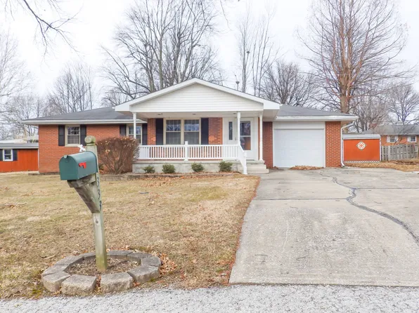 333 Walnut Ct, Pittsfield, IL 62363