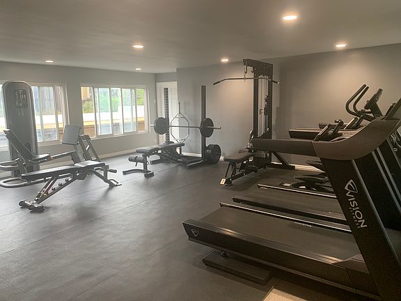 4th image of 3220 Altura Ave APT 213