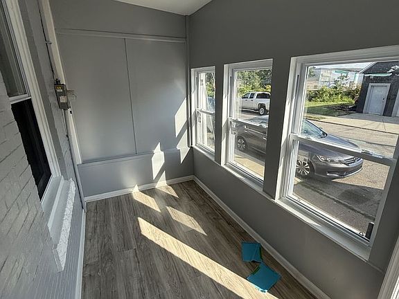 2nd image of 211 Spruce St