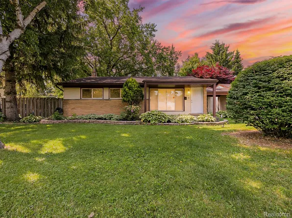 32501 Warren Rd, Garden City, MI 48135