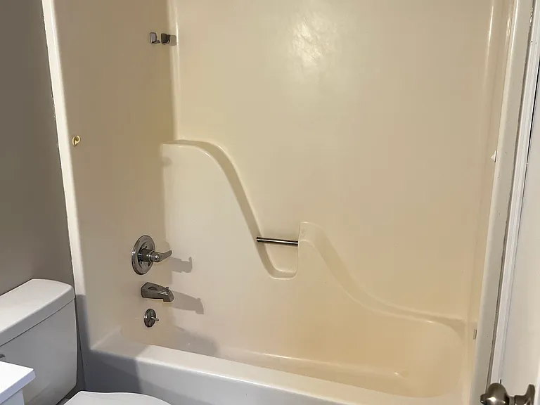 405 Locust St — Photo 11